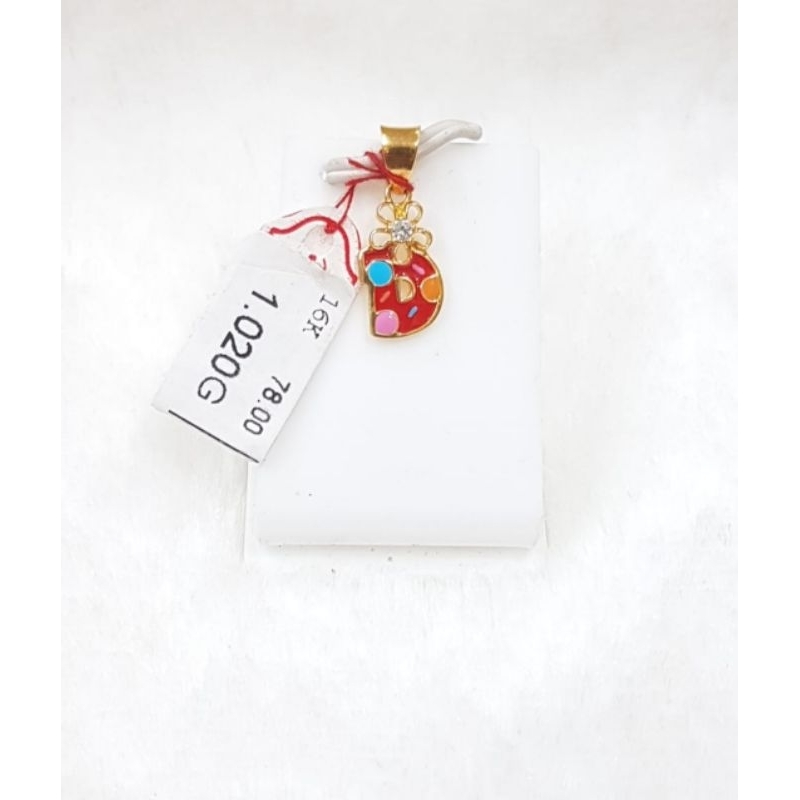 Liontin emas 70 huruf D