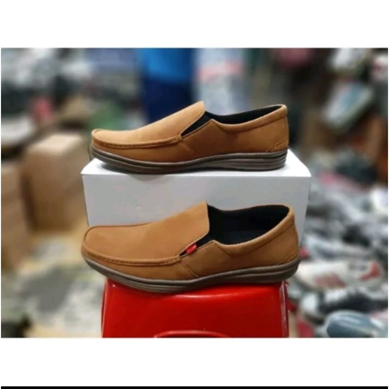 Sepatu Slip On Pria Dewasa Kulit Asli Model Casual HIRIO TAN