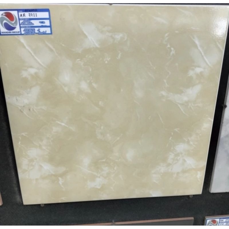 Keramik lantai marmer 40x40 ARWANA cream glossy
