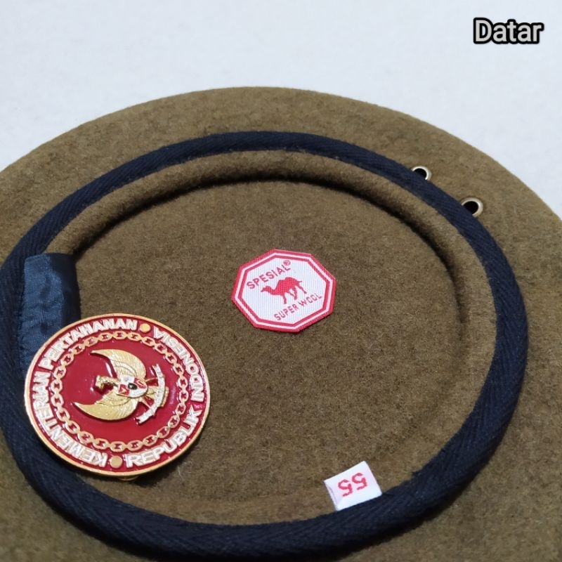 KEMENHAN BARET DAN PIN EMBLEM BARET