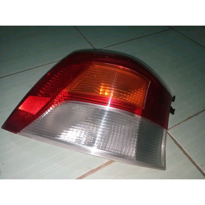 lampu yaris 2010