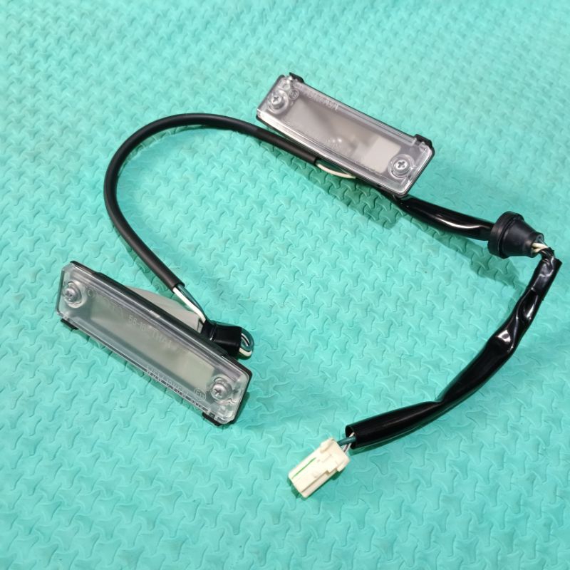 lampu plat nomor belakang innova fortuner Original  2004-2015