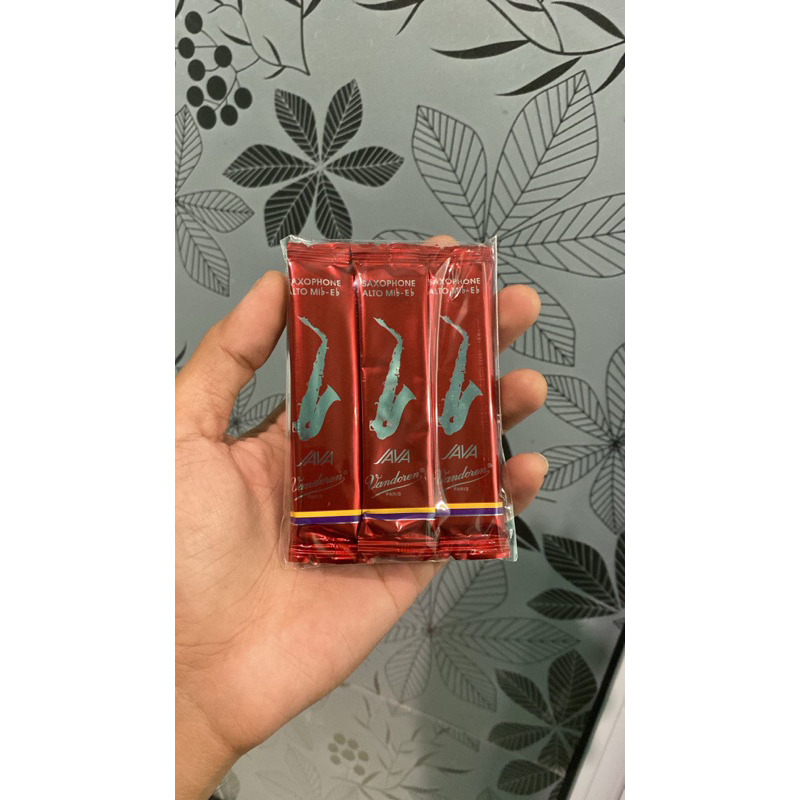 Reed Saxophone Alto Vandoren Merah Size 2,5