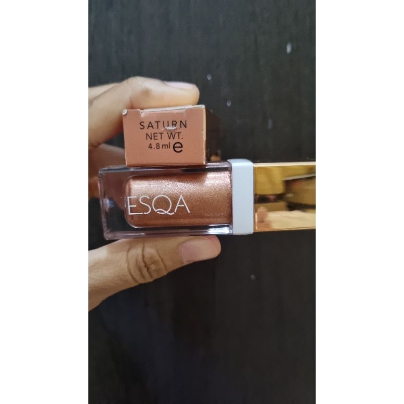 esqa starlight liquid eyeshadow shade saturn