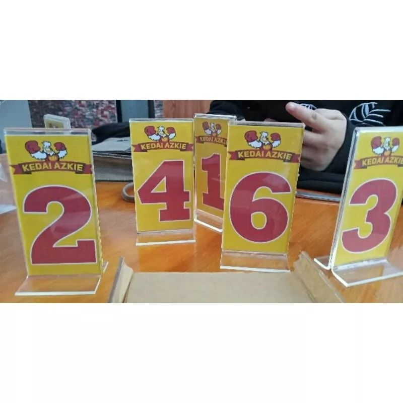 

Akrilik Nomor Meja 10x5