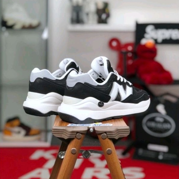 New Balance M5740CB &quot;Black White&quot;