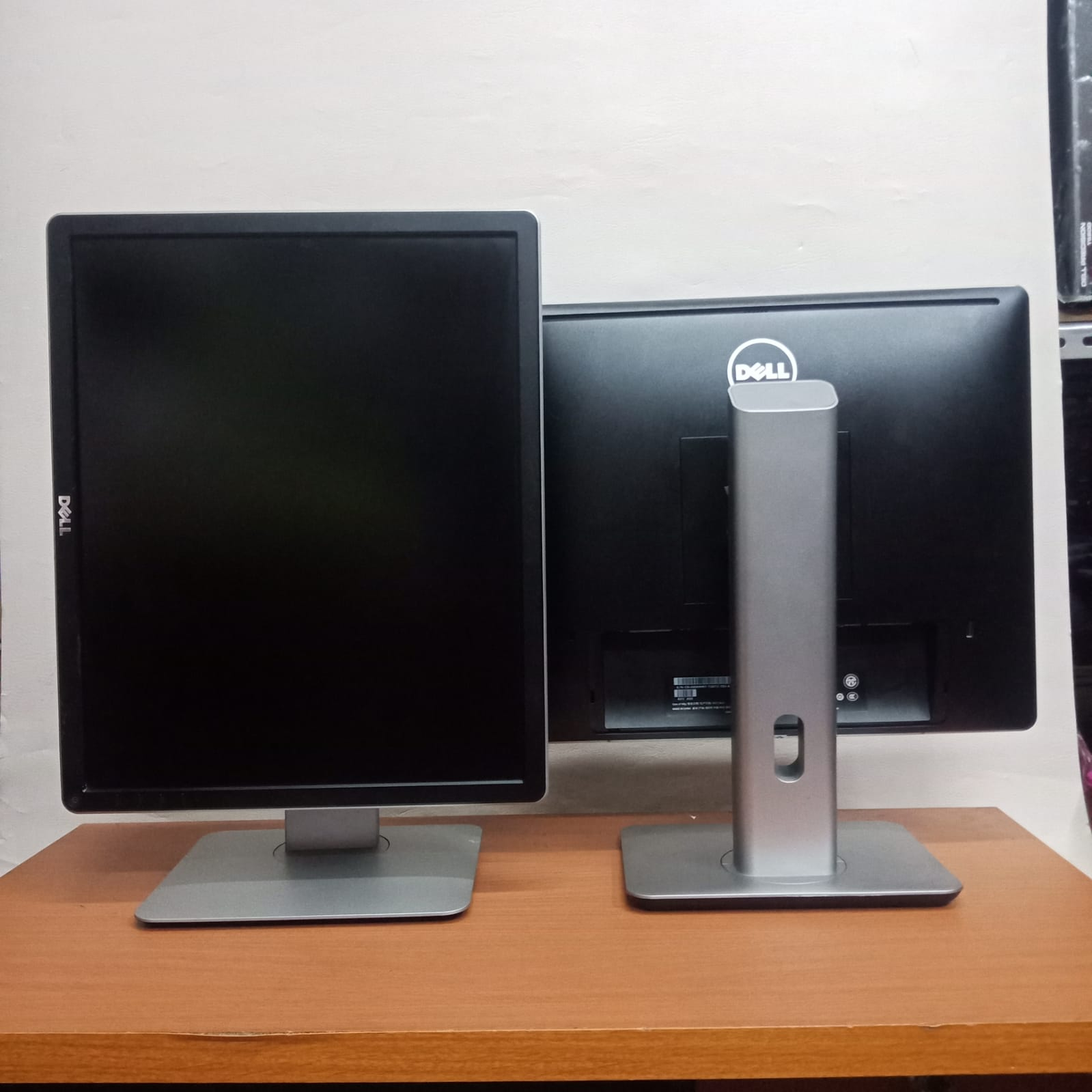 MONITOR DELL P1914SF LED 19 INCH KOTAK LENGKAP KABEL BERGARANSI