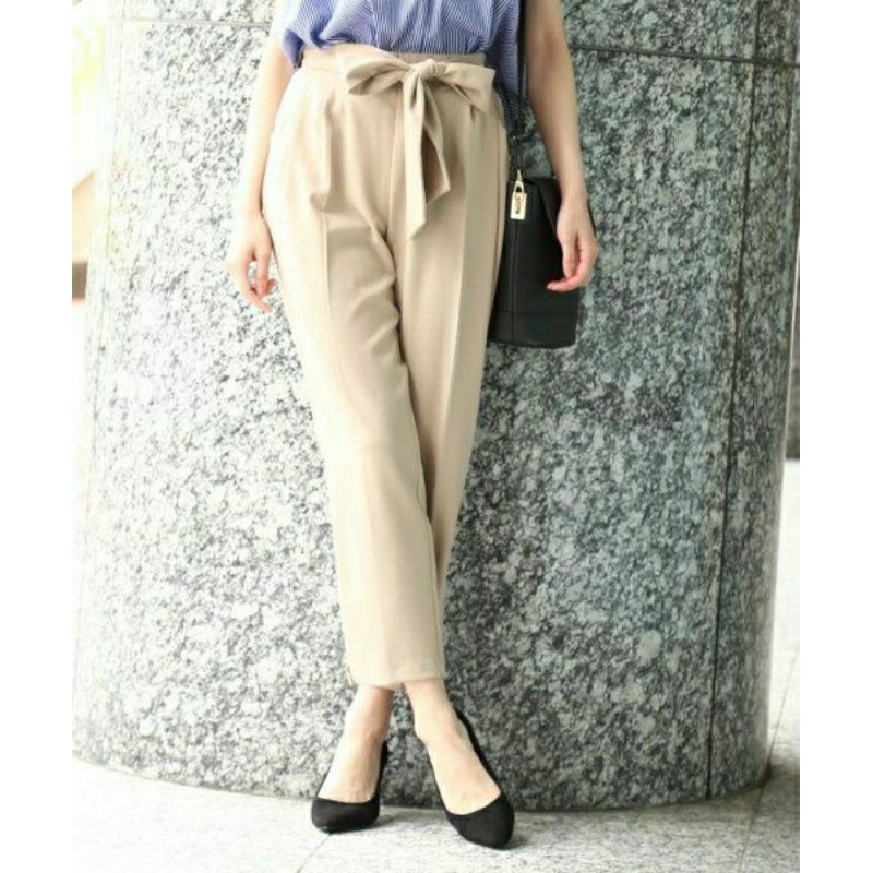 Gu Belted pants