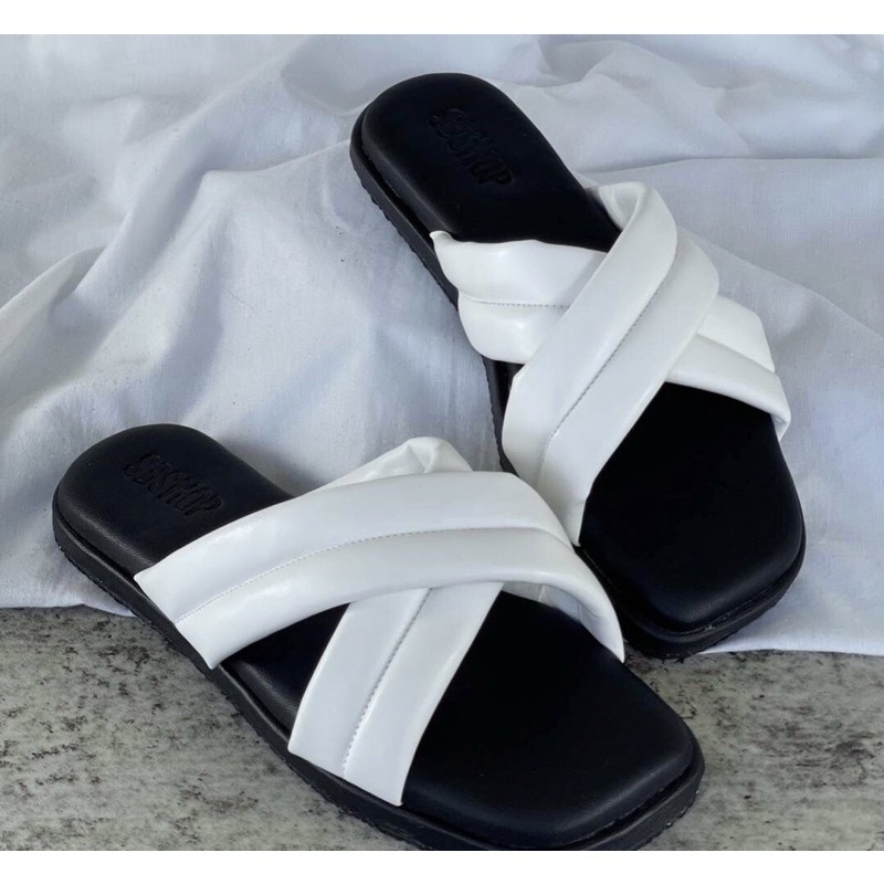 Sandal Wanita Flat / Sandal Wanita Motif Silang / Sandal Wanita Tebal