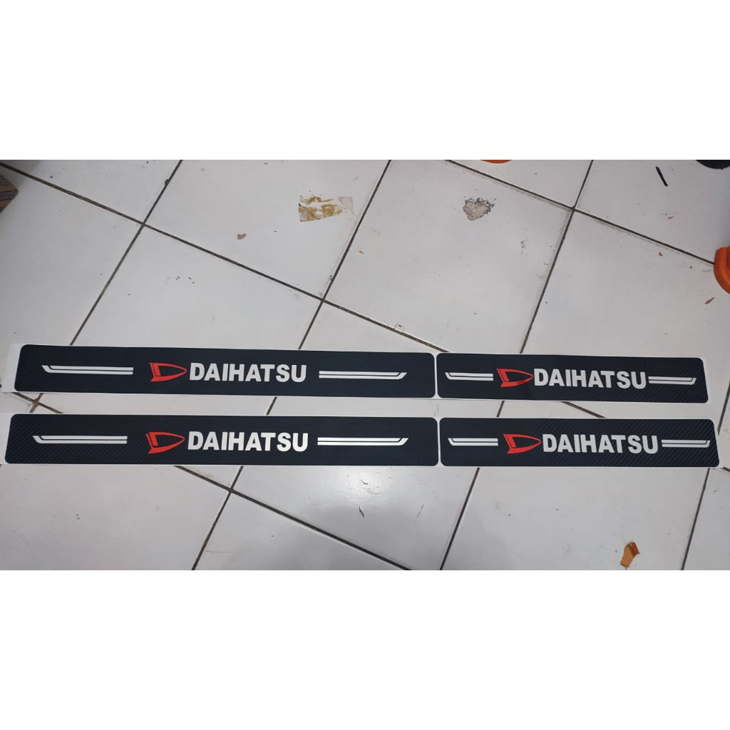 Stiker sillplate samping logo mobil universal