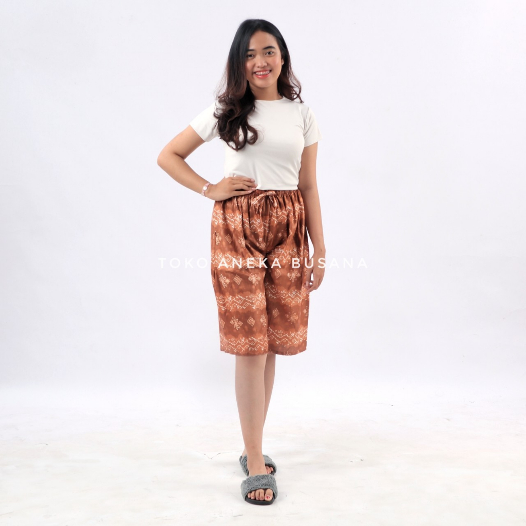 Celana Pendek Dewasa 3/4 Wanita Rayon Jumbo
