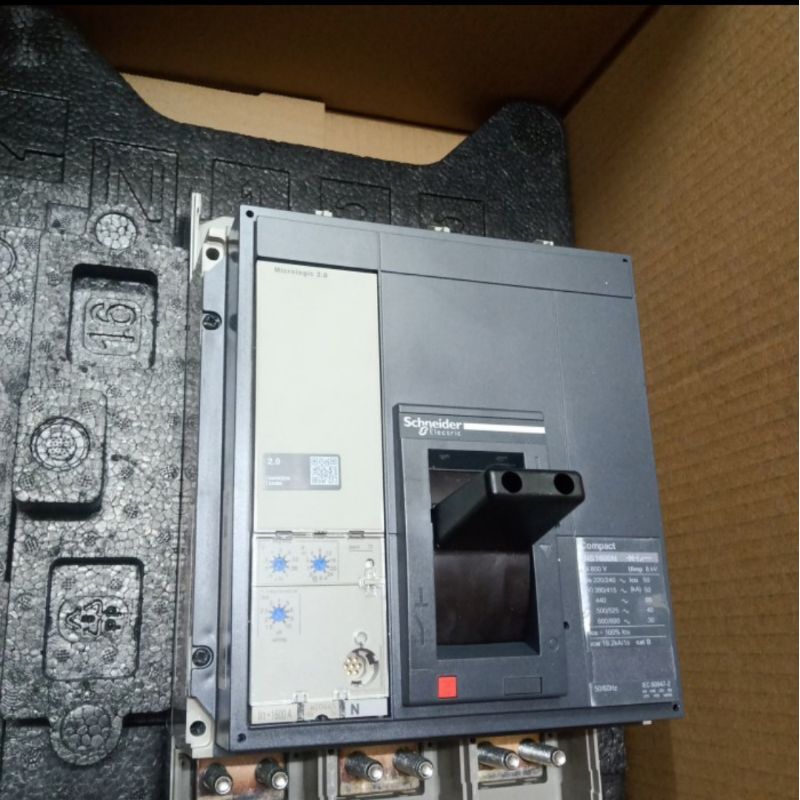 MCCB SCHNEIDER NS1000N 3P 1000A