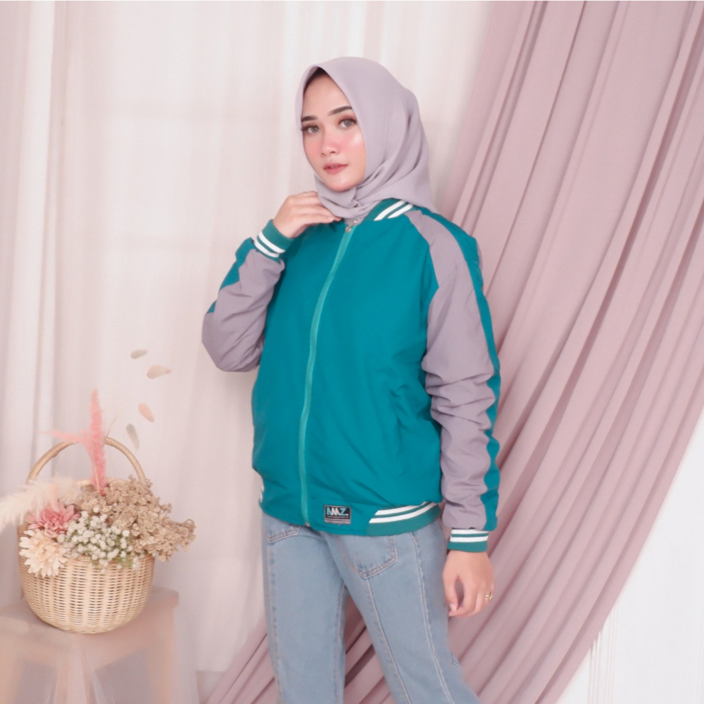 Justrue Jaket Bomber Wanita Bolak Balik JKJ Tosca