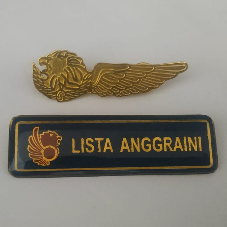 

Nametag Lion Air Magnet dan Pin Lion Air