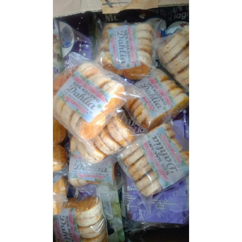 

ROTI KACANG DAHLIA isi 12