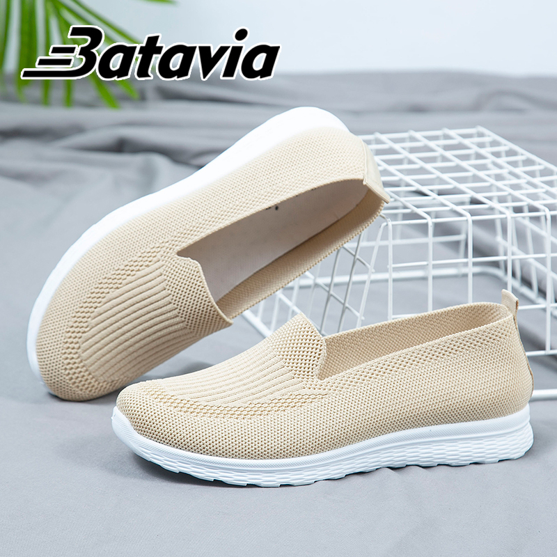 (COD)Batavia Sepatu wanita baru yang lembut bernapas anyaman terbang hitam slip-on sepatu sekolah wanita sepatu ibu A165