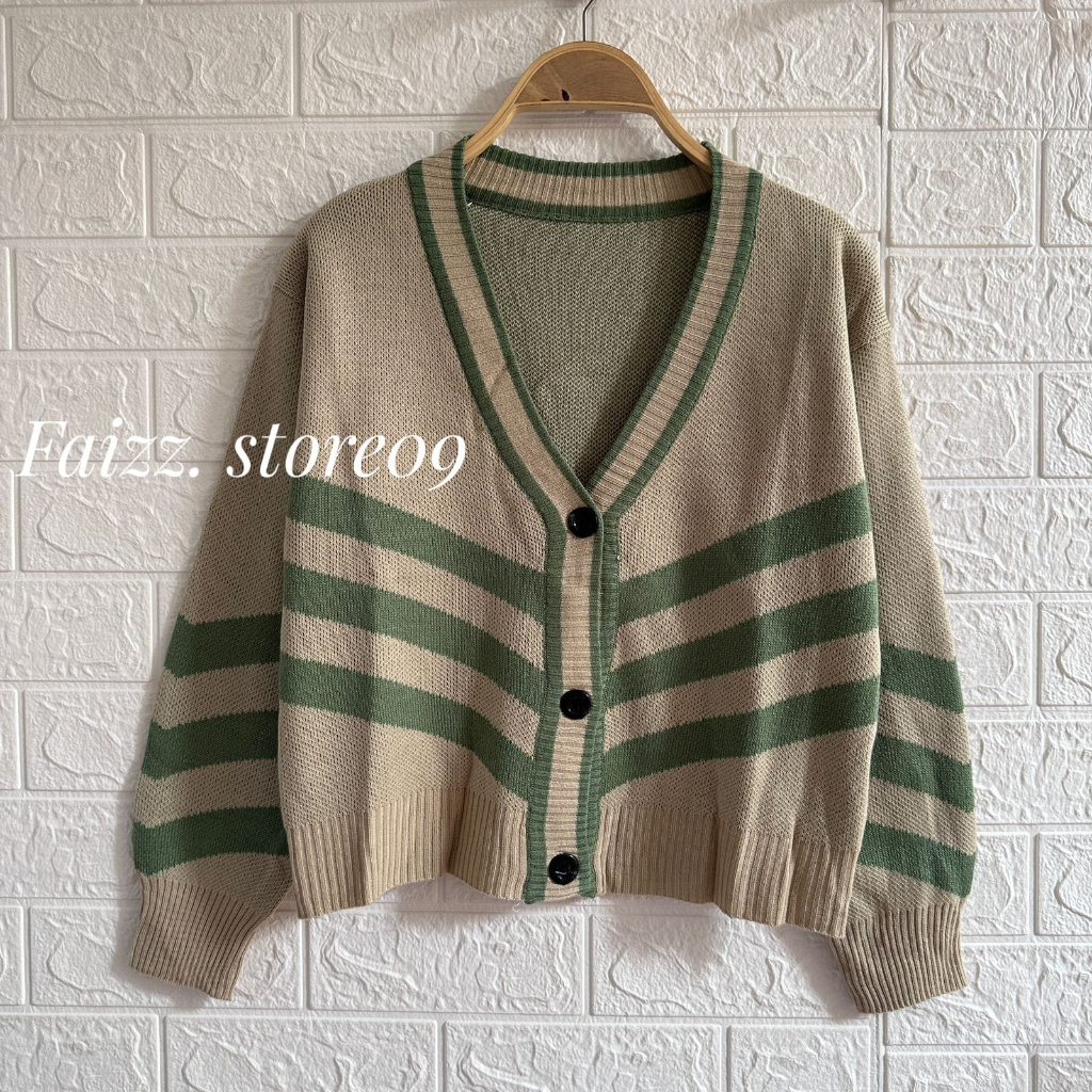 Oneset Karamoy Cardigan Crop Rajut V-Neck Kancing Motif Tiga Garis