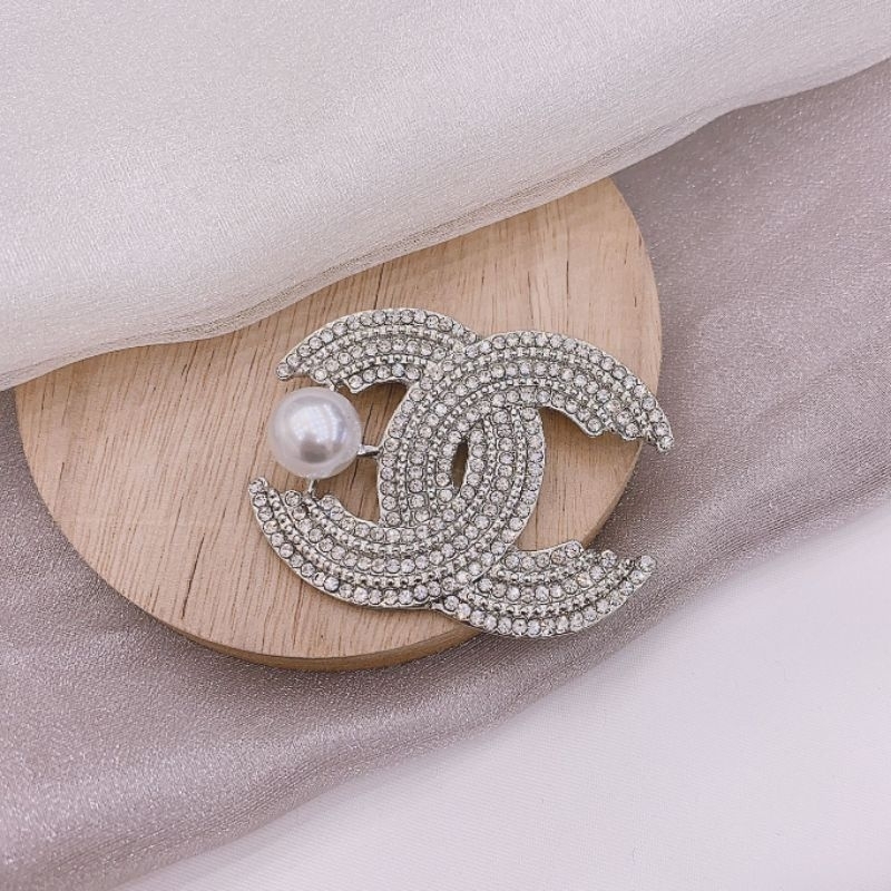 Bros import Bros CH Branded Band cantik mata kilau Brooch Channel Peniti bros hiasan baju di dada kualitas Import Peniti Baju Import swarovsky bros Premium fashion import bahan BagusB33