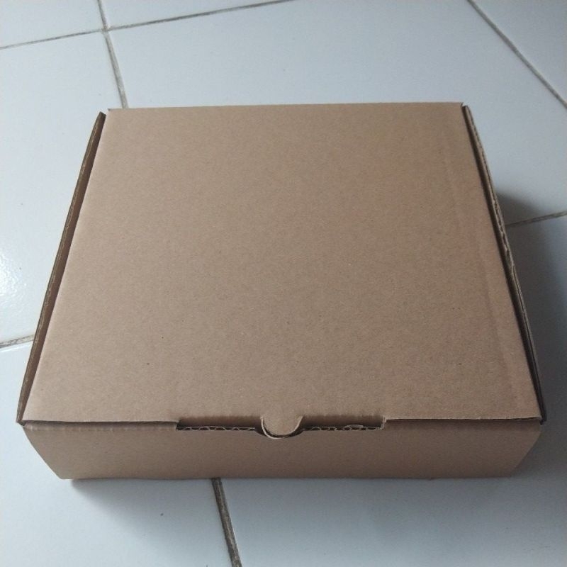 

Box Kardus Pizza/Hampers size 20x20x5 die cut