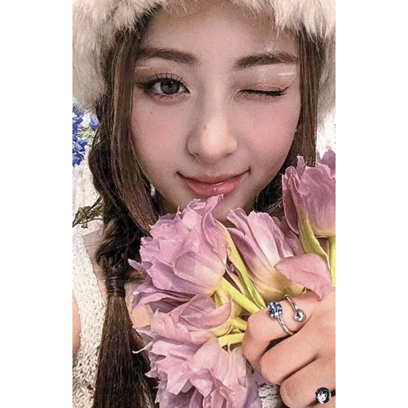 yunjin tulip wink frozen aquamarine le sserafim photocard pc