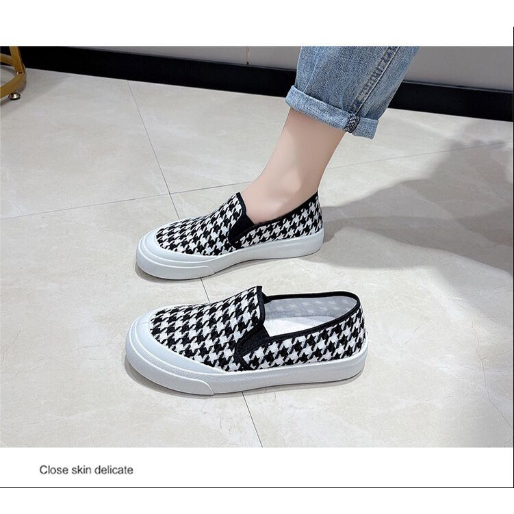 TG1728 Sepatu Slip On Wanita  Motif Zigzag / Sepatu Sneakers Wanita