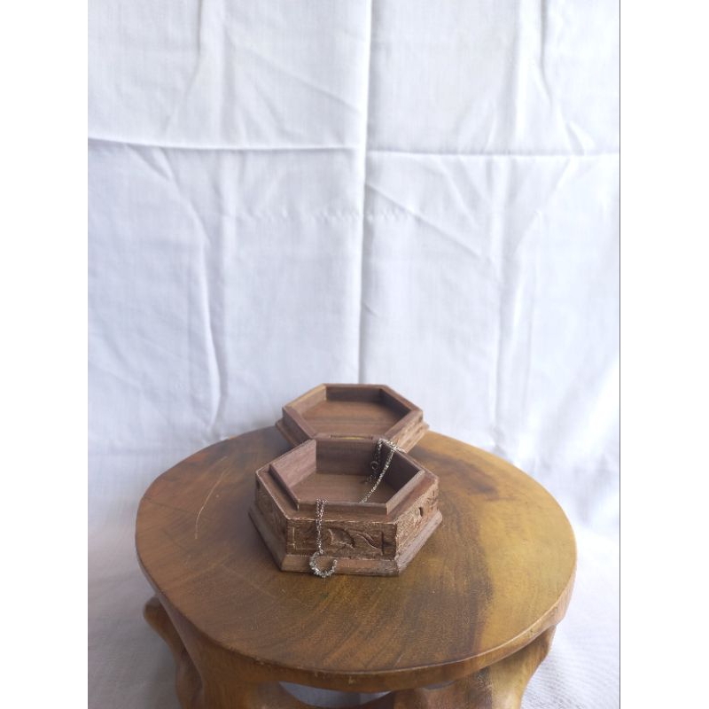 Kotak perhiasan jadul