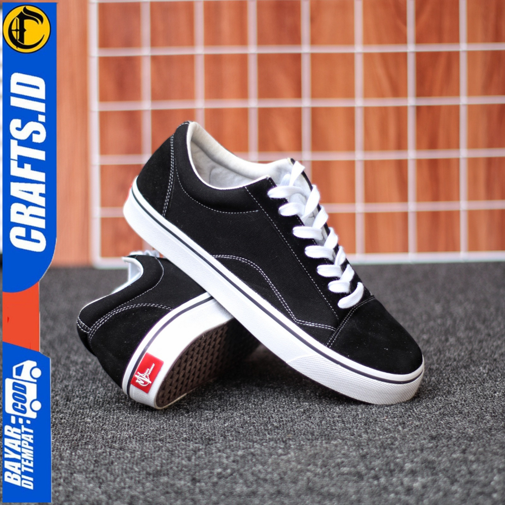 Sepatu Sekolah Sneakers Big Size Jumbo Black White 44 45 46 47 Sepatu Ukuran Besar Pria