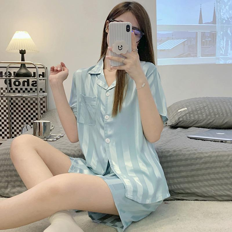 009 Luxury Sleepwear Kelas Atas Piyama Satin Lengan Pendek Celana Pendek Kerah Motif Garis Kancing Hidup Bahan Satin High Quality Piyama Import/ Baju Tidur Import / Baju Tidur Murah / Piyama Set / Baju Tidur Set