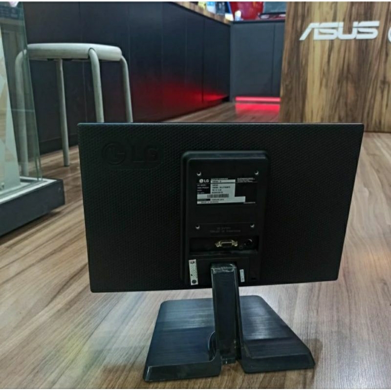 Led monitor LG 16 inc widescreen berkualitas banget