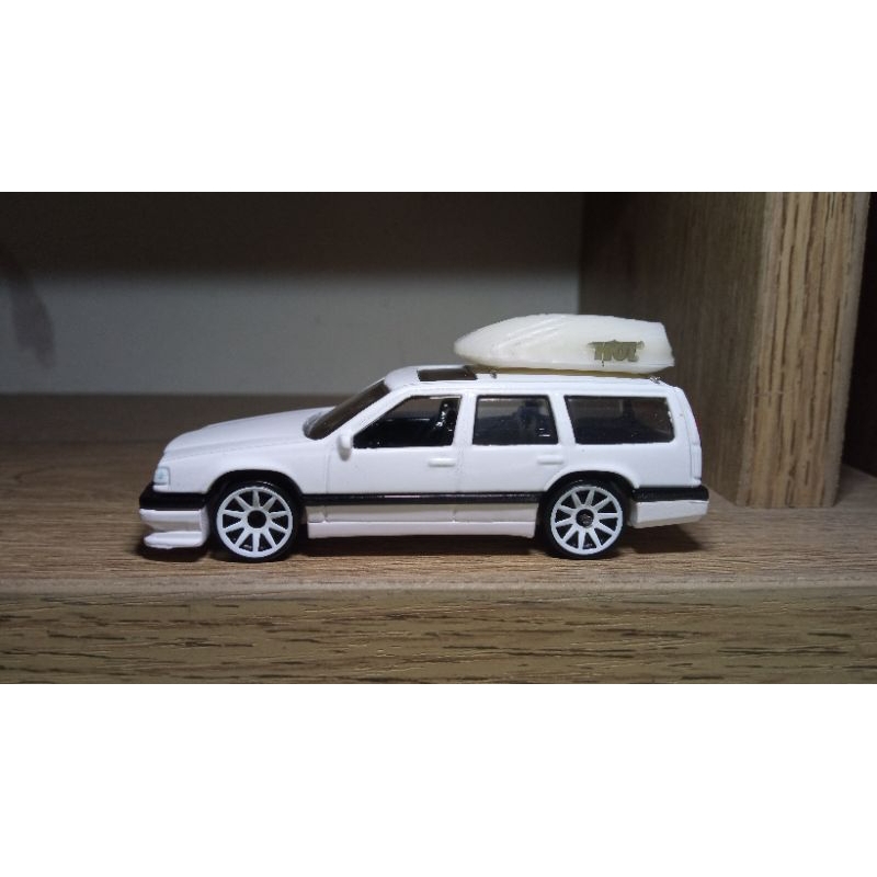 HOTWHEELS VOLVO 850 ESTATE CUSTOM