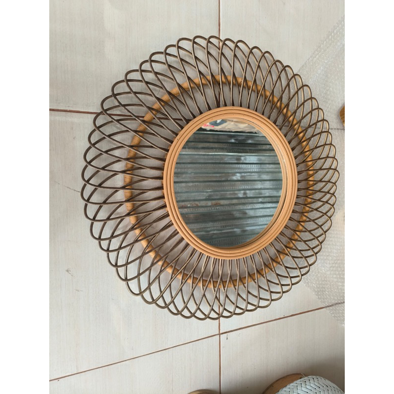 Kaca Rotan Dekorasi