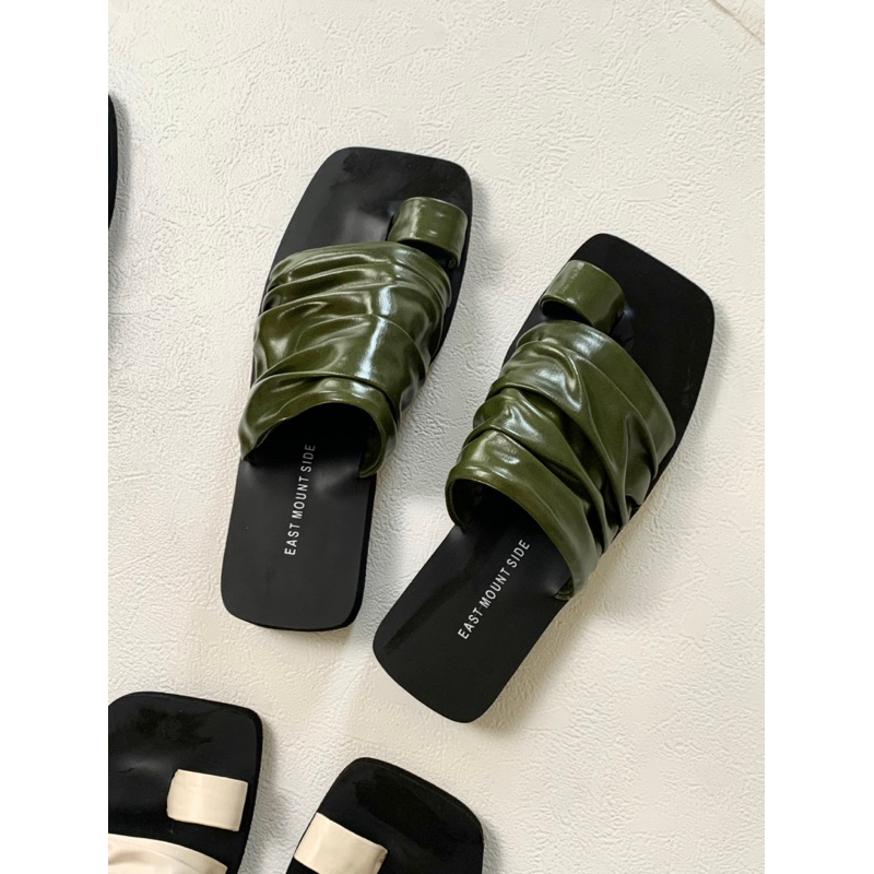 EASTMOUNTSIDE Matilda Slides sandal