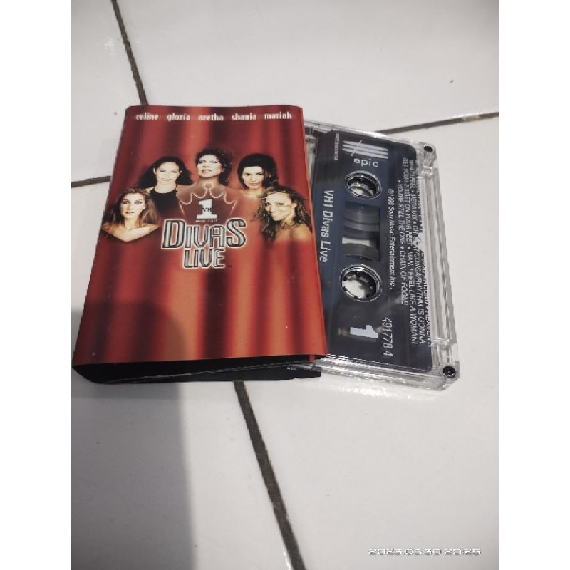 kaset pita vh 1 divas / live (celine dion, gloria, shania twain)