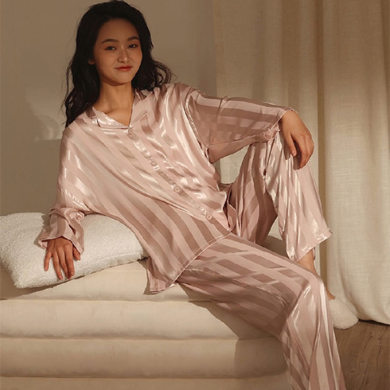 010 Luxury Sleepwear Kelas Atas Piyama Satin Lengan Panjang Celana Panjang Kerah Motif Garis Kancing Hidup Bahan Satin High Quality Piyama Import/ Baju Tidur Import / Baju Tidur Murah / Piyama Set / piyama wanita /Piyama Satin/Baju Tidur Set