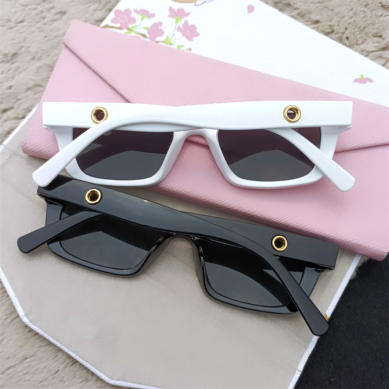 Kacamata Hitam  dewasa/anak Kacamata Hitam Wanita Fashion Retro Vintage Sunglasses Korean Import