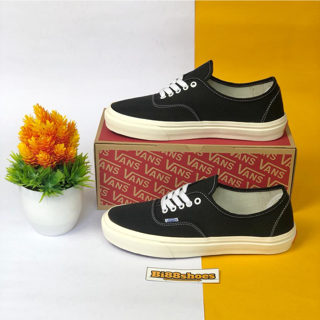 Sepatu Vans authentic black white og sneakers pria wanita kasual keren