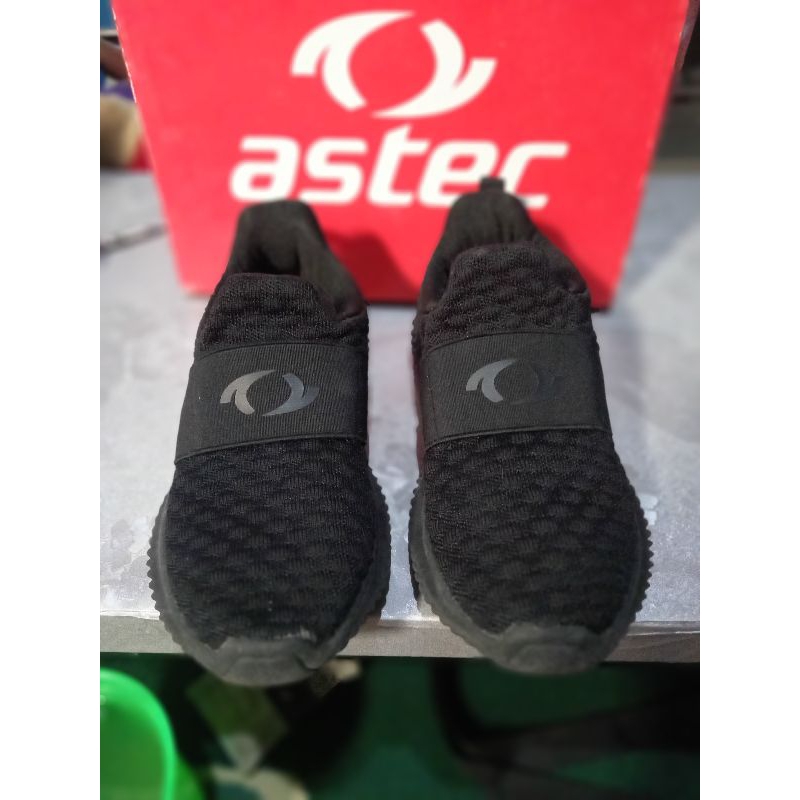 sepatu anak astec