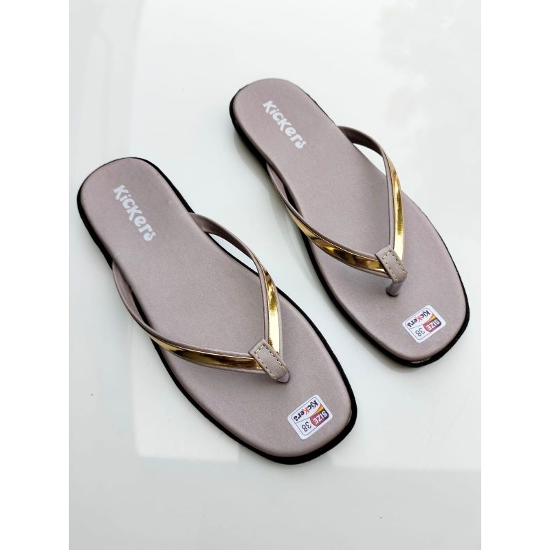 sandal japit wanita terbaru / sandal japit Kickers // n2 glossy