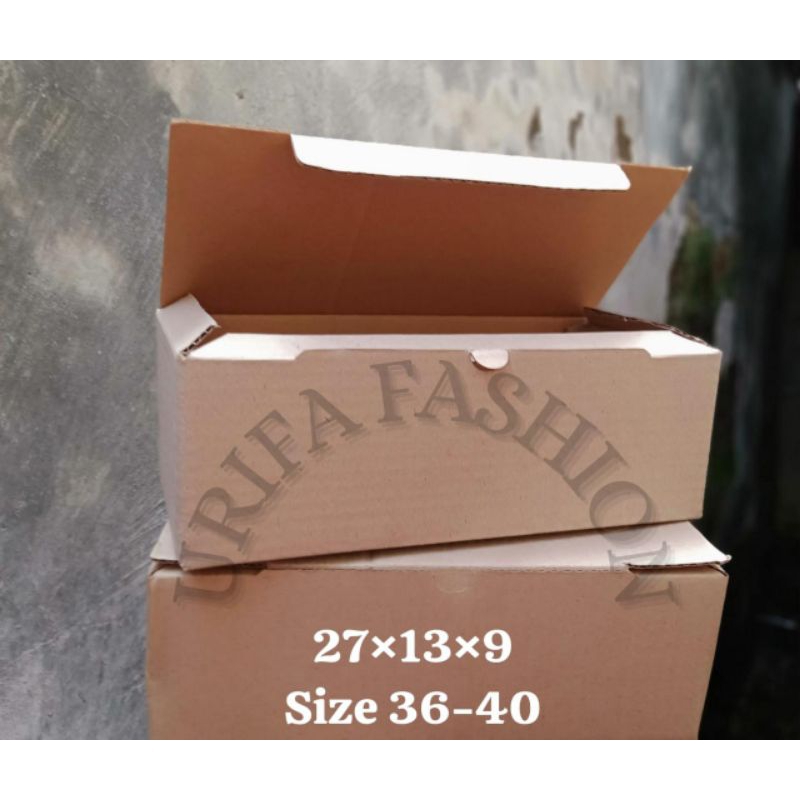 

KARDUS SEPATU & SANDAL/BOX POLOS 27×13×9 CM