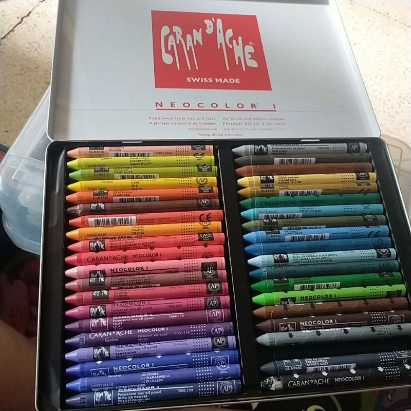 

crayon carandasche Neo 1, 40 warna , kotak carandache nya aja untuk 10,30,40 w ecer hemat