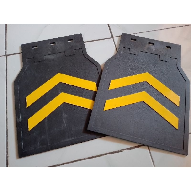 MUDGUARD KARET KARTPET RODA UNIVERSAL UNTUK SEMUA TIPE MOBIL / KARET KARPET LUMPUR L300 GRANDMAX CAR