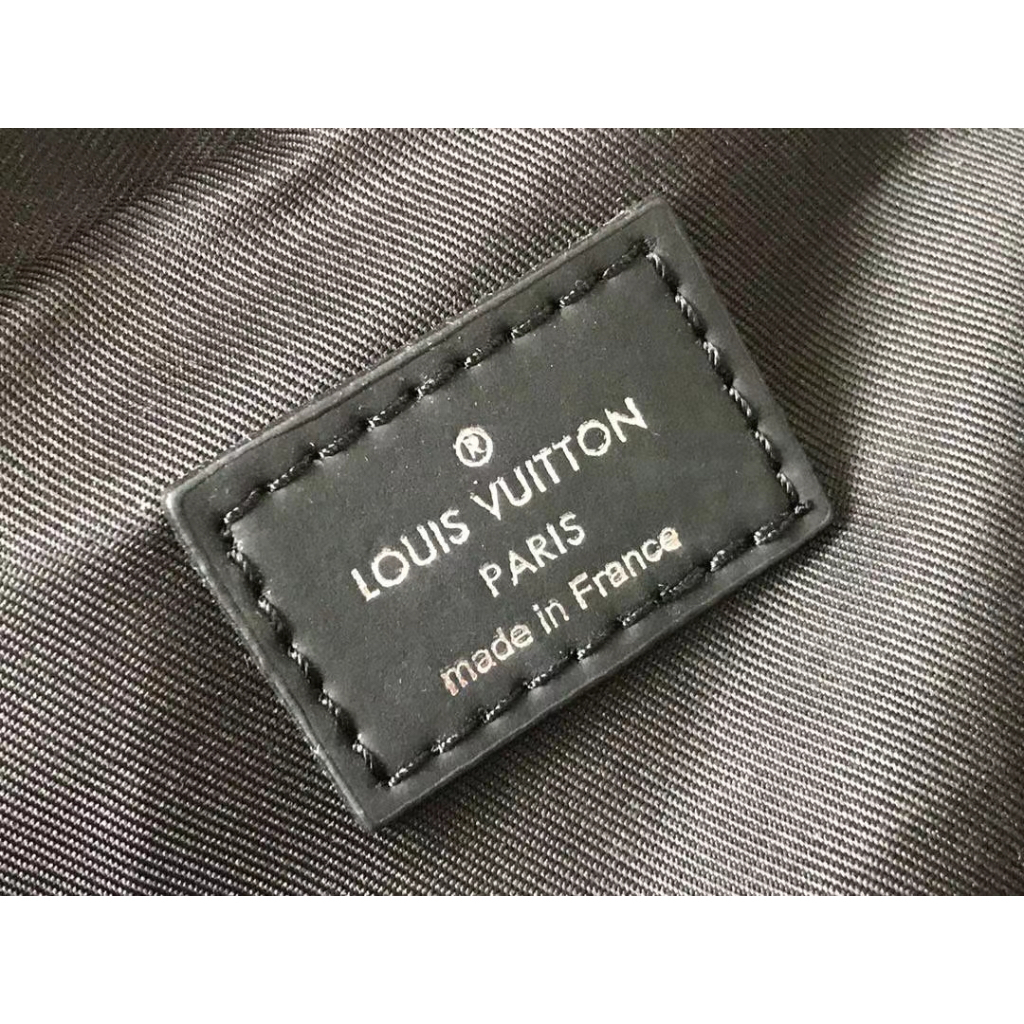 Clutch L Vuitton 895 (Free Sarung + Bubblewrap)