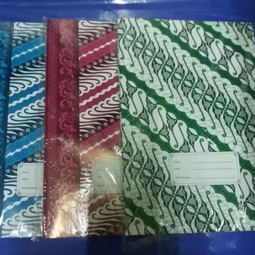 

Sampul Kertas Buku Tulis Big Boss Motif Batik 1 pack (20 Pcs) Warna Random