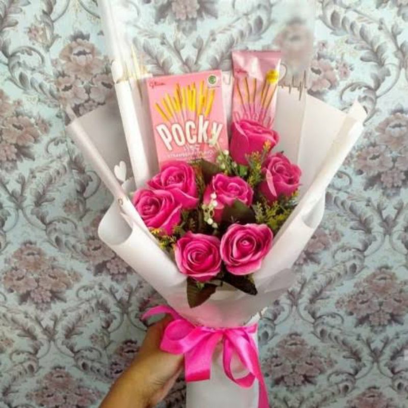 Buket snack dan bunga