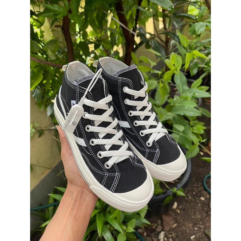SEPATU SEKOLAH SNEAKERS SEMI BOT NBQ STRUGLE SIZE 36-43 FREE BOK
