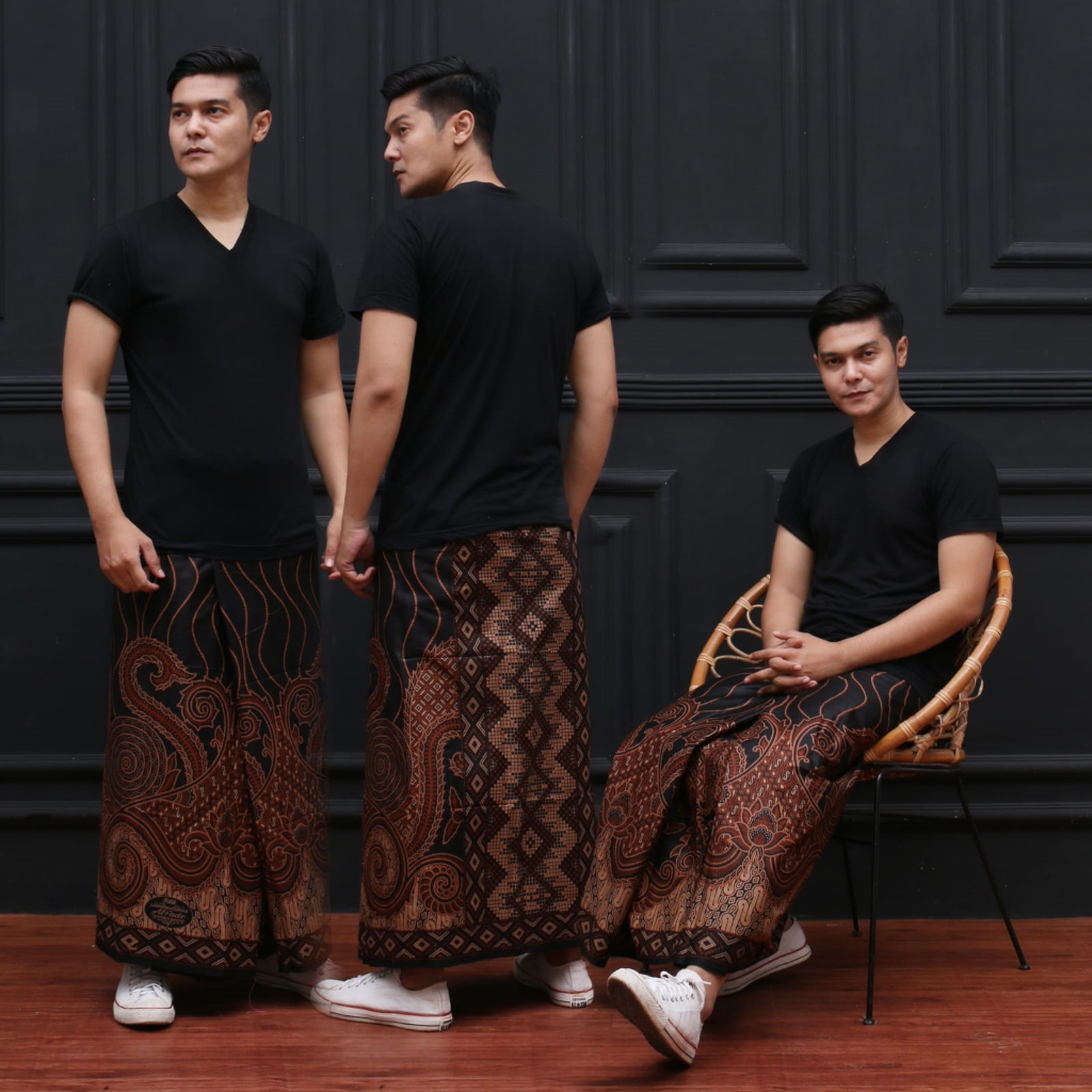 Bawahan Muslim Pria Sarung Pria Dewasa Sarung Batik Pria Sarung Pria Dewasa Sarung Batik Exclusive Sarung Batik Pekalongan Sarung Santri Pria Sarung Batik Premium Sarung Batik Hitam polos Sarung Batik Kekinian Sarung Batik Terlaris Bisa COD