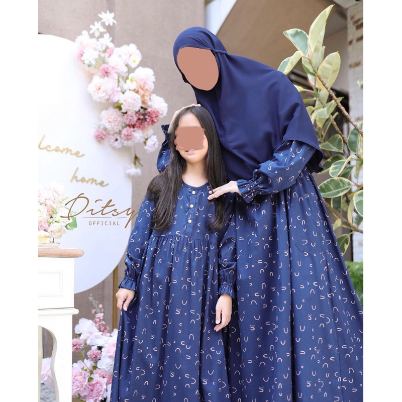 Little Ditsy Halen navy Nightgown Juni 2023