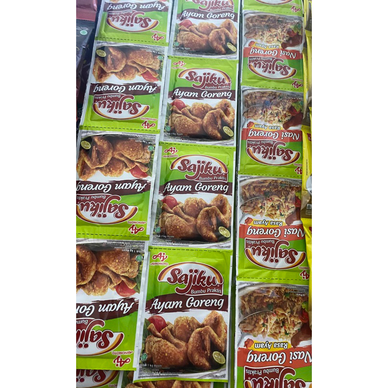 

Sajiku bumbu nasi ,ayam, dan ikan goreng