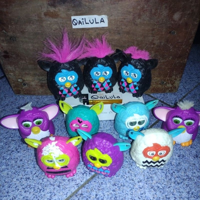 04-06-2025 Figure Mcd Happy Meal Furby Boom Monchhichi Monchichi Feisty Pets McDonalds