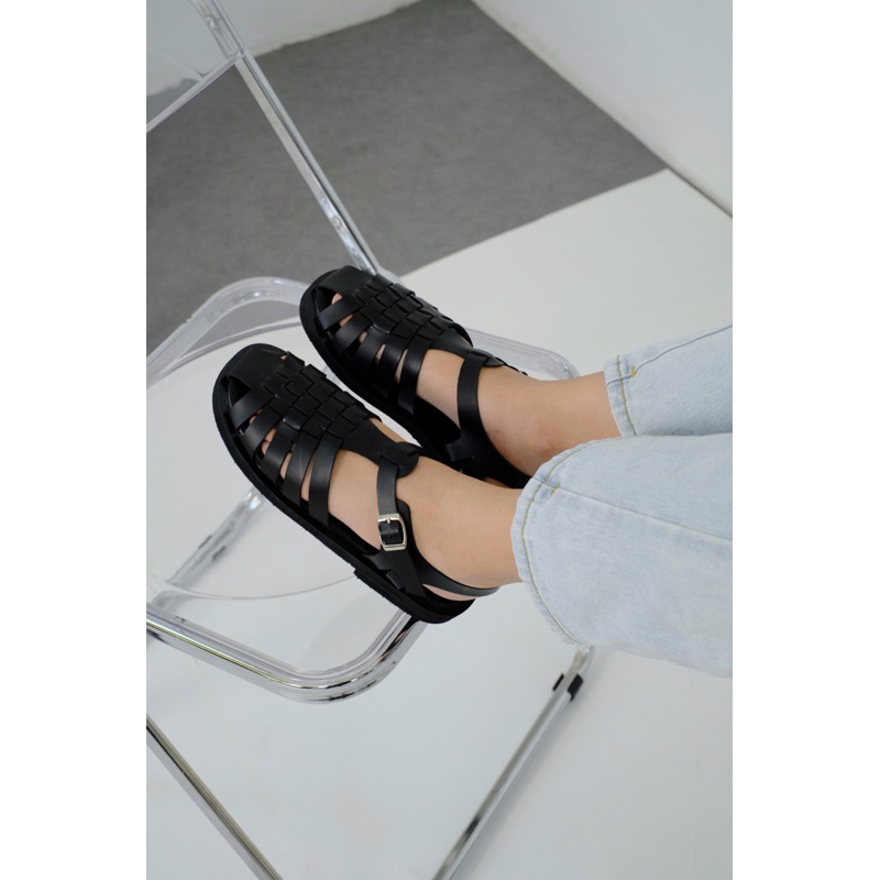 EASTMOUNTSIDE Melina Black - Sepatu Sandal Wanita